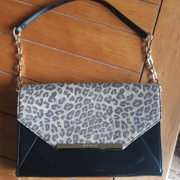Anne Klein Handbags - Anne Klein cheetah print purse, super cute!